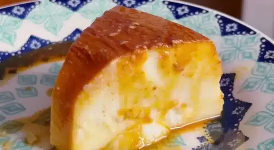 Pudim de 2 ingredientes bem cremoso feito direto na boca do fogão de forma rápida e fácil 1 Pudim de 2 ingredientes