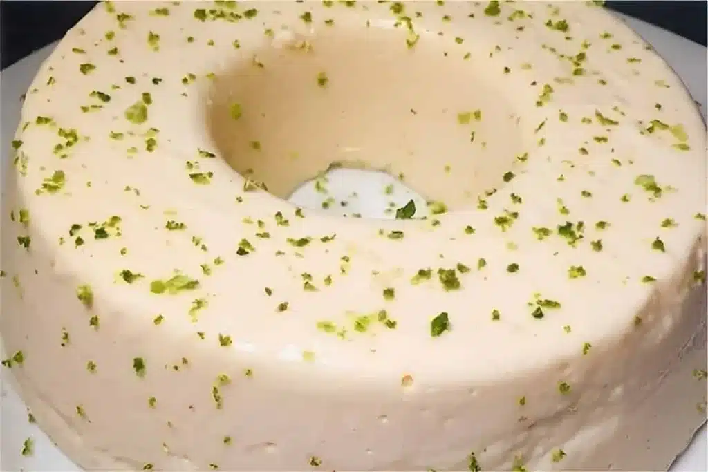 Pudim de limão de 10 minutos super refrescante feito no liquidificador, uma gostosura gelada 4 Pudim de limão