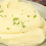 Purê de batata com queijo cremoso e fácil, para você acompanhar os seus pratos e garantir uma refeição incrível 1 Purê de batata com queijo