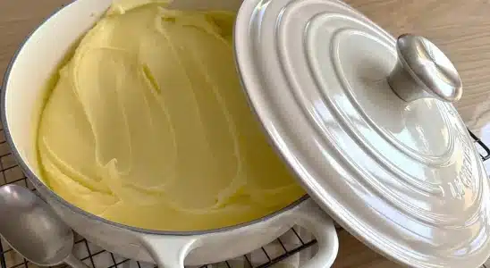 Purê de batata de restaurante feito com técnica profissional para ficar extremamente cremoso 2 Purê de batata de restaurante