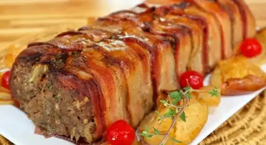 Rocambole de carne moída especial, recheado com bacon e maçã, uma refeição surpreendente 3 Rocambole de carne