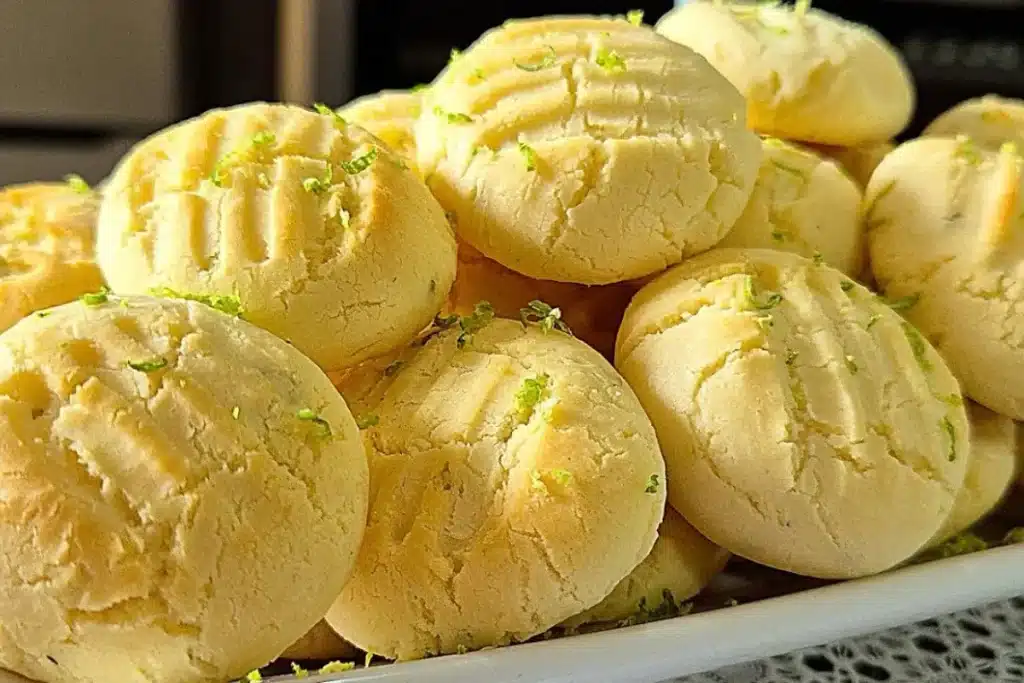 Sequilhos de limão que derretem na boca de tão leve e saborosos, aqueles biscoitinhos viciantes para o seu café 4 Sequilhos de limão