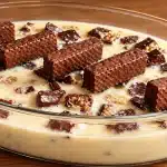 Sobremesa gelada bem cremosa feita com Bis, um doce irresistível que todos vão amar 1 sobremesa gelada