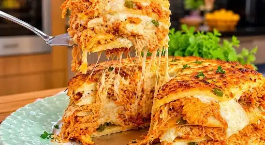 Torta de liquidificador cremosa rápida e fácil, com recheio delicioso para um lanche incrível 1 Torta de liquidificador cremosa
