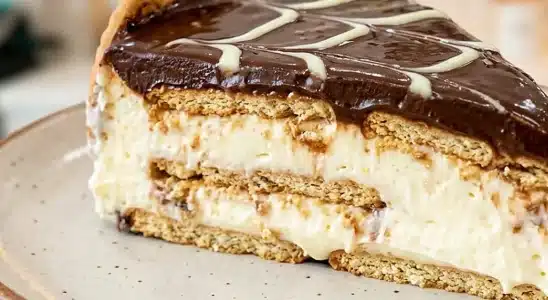 Torta holandesa caseira muito fácil e crocante com creme aveludado, para você receber muitos elogios 3 Torta holandesa