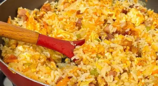 Arroz frito com bacon
