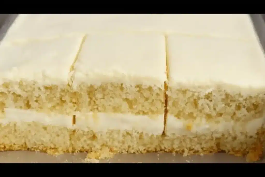 Bolo gelado de leite Ninho molhadinho e coberto com um creme incrível, que a família vai amar 4 Bolo gelado de leite Ninho
