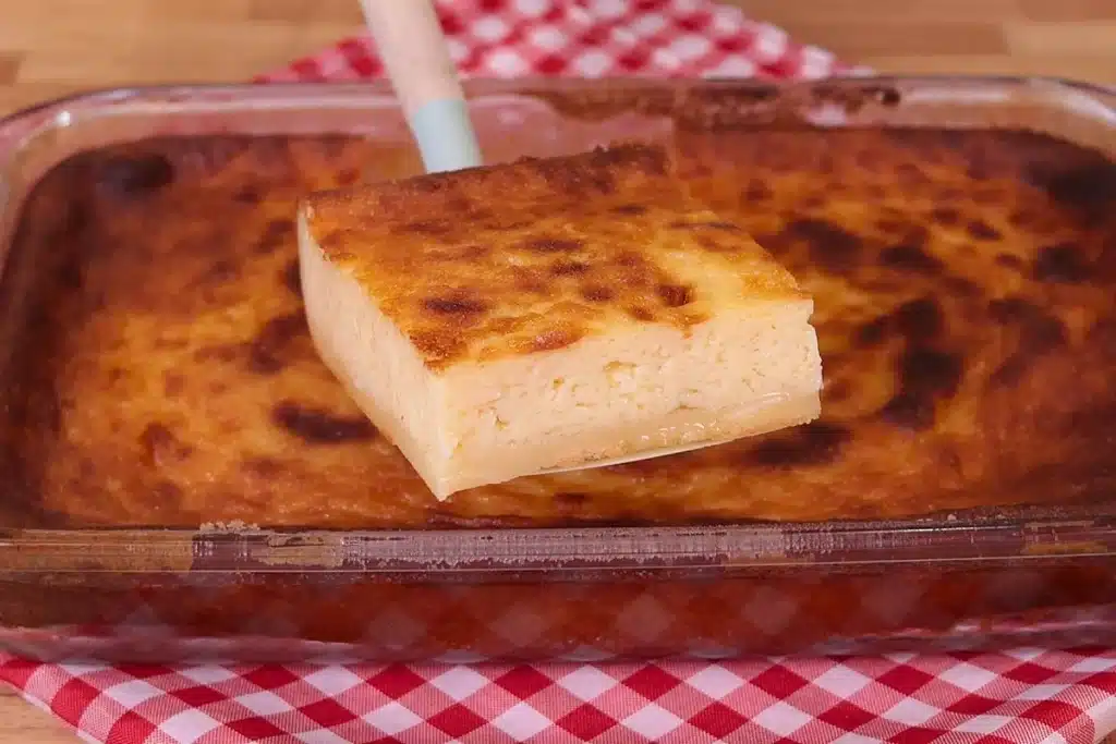 Bolo mole na travessa estilo caçarola, aquela sobremesa cremosa que derrete na boca 4 Bolo mole na travessa