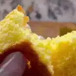 Bolo grande sem farinha de trigo feito com fubá e suco de laranja, muito fofinho e saboroso 1 Bolo grande sem farinha de trigo