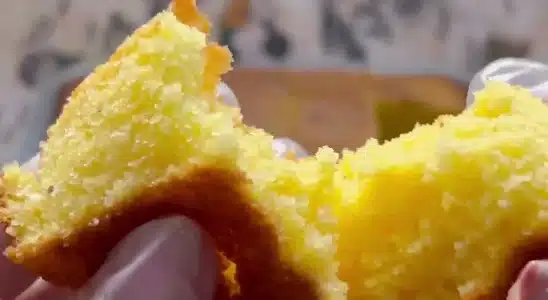 Bolo grande sem farinha de trigo feito com fubá e suco de laranja, muito fofinho e saboroso 4 Bolo grande sem farinha de trigo