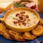 Caldo de batata com bacon bem cremoso, uma refeição quentinha, reconfortante e deliciosa 1 Caldo de batata com bacon