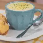 Caldo de queijo bem cremoso, quentinho e saboroso, para você servir nas noites mais frias 1 Caldo de queijo