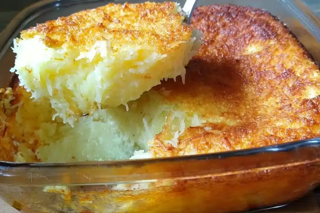 Cocada de forno super cremosa e douradinha, um doce caipira prático e irresistível na sua casa 4 Cocada de forno