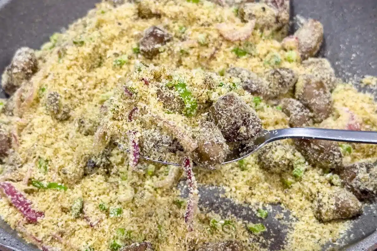 Farofa nordestina bem temperada, crocante e muito gostosa, um acompanhamento incrível 123 Farofa nordestina