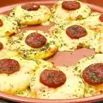 Mini pizza de festa com massa leve que rende muito, um lanche econômico que todos vão amar 1 Mini pizza de festa
