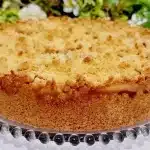 Torta de maçã cremosa com massa amanteigada e perfume de canela, para impressionar a todos 1 Torta de maçã
