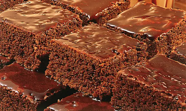Bolo de Chocolate Vapt-Vupt sem lactose 6 Bolo-de-chocolate-leve-e-super-macio