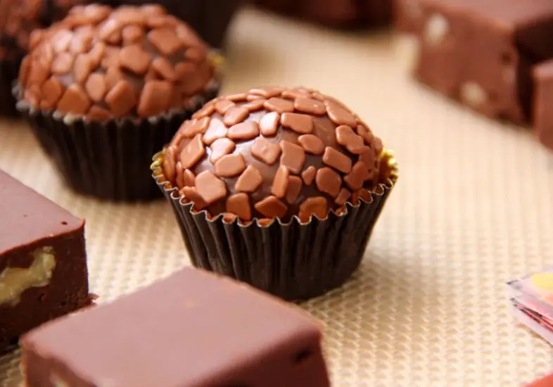 brigadeiro-chocolate-recheado