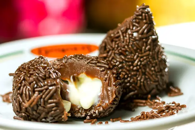 Brigadeiro Recheado com Mousse de Limão 3 ori13-brigadeiro