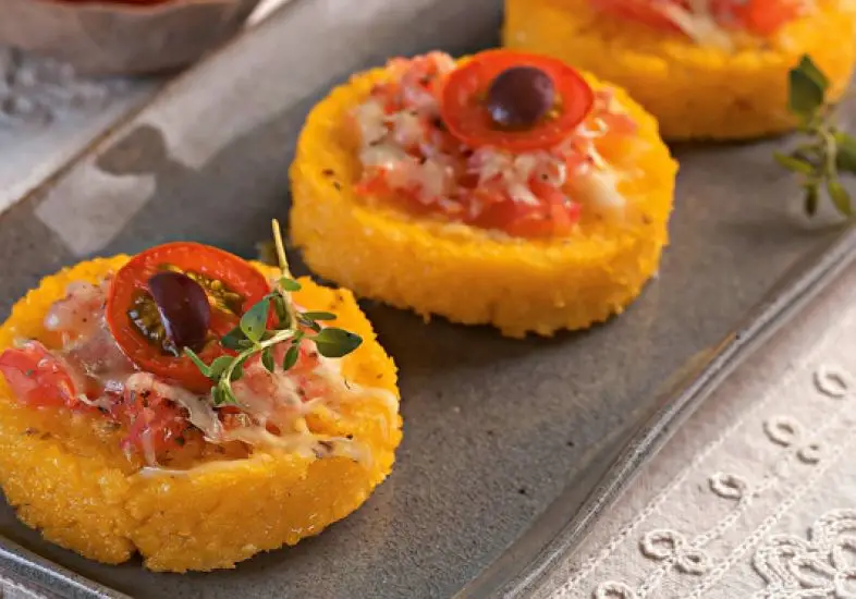 Mini-pizza de Polenta 3 receita-minipizza-de-polenta