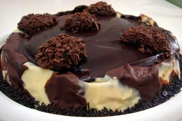 Bolo Trufado de Brigadeiro Preto e Branco 4 trufadochocolate