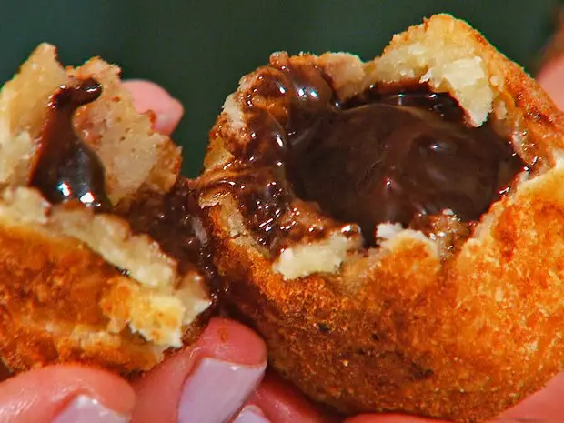 Coxinha com Recheio de Brigadeiro 6 coxinhach