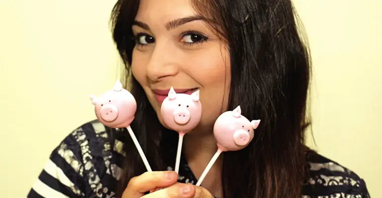 Ex-Vendedora Ganha 10 Mil por Mês Vendendo Bolos No Palito (cake pop) 1 manuella-severo