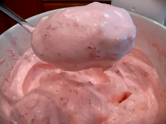 Recheio de Mousse de Morango da Isamara 5 mousse de morango