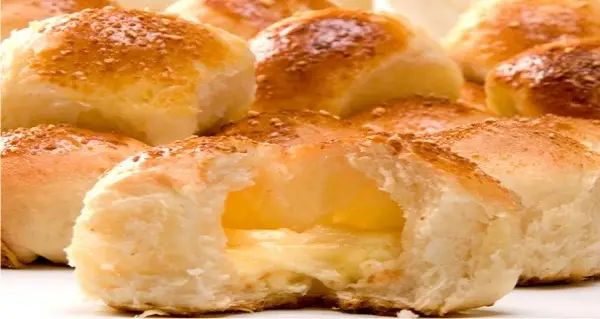 Pãezinhos de Batata Recheados 5 pao_batata_queijo2