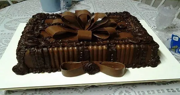Bolo Bombom com Laço de Chocolate 6 bolo com laço 2