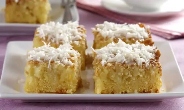 Bolo de Leite de Coco com Leite Condensado 3 bolo de leite de coco