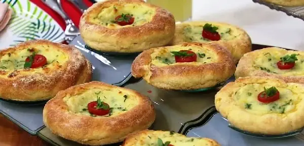Esfiha Aberta de Queijo (Tipo Habib's) 1 esfiha queijo2