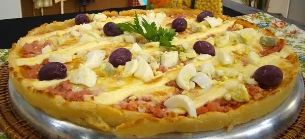 Pizza com Massa de Pão de Queijo 1 pizza de pão de queijo