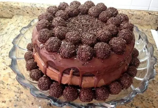 Naked Cake de Doce de Leite com Brigadeiro 1 naked cake doce