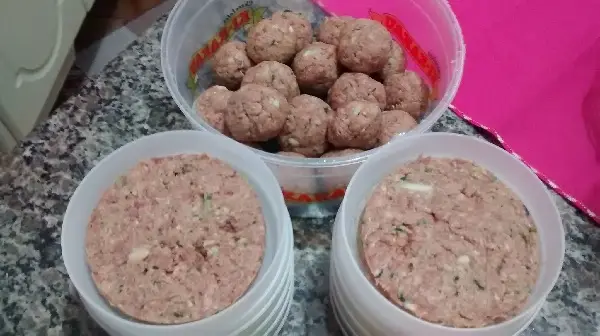 Hambúrguer e Almôndegas Caseiras 1 almon