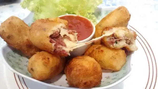 Mandioca Recheada Frita 2 maca