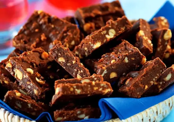 Quadradinhos de Chocolate com Amendoim 5 quad2