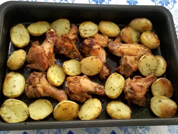 frango-com-batatas-ao-forno