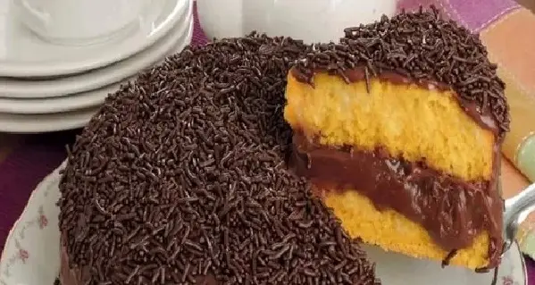 Bolo de Cenoura com Recheio de Brigadeiro 3 bolo de cenoura com recheio de brigadeiro2