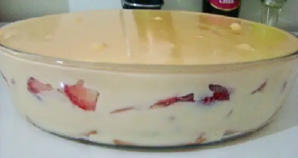 Creme com Morangos e Ganache de Chocolate Branco 5 creme com morangos e ganache de chocolate branco
