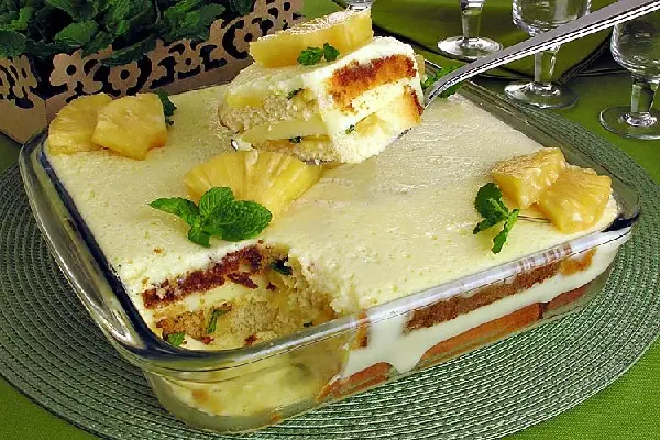 pave mousse de abacaxi