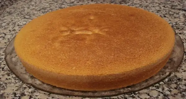 Pão de ló macio e fofinho para os mais deliciosos bolos