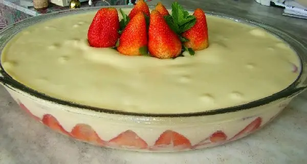 Pavê de Creme com Morango 3 pave de creme com morango - uma sobremesa de natal especial!