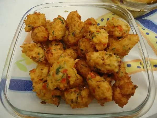 Bolinho de Arroz com Frango 1 bolinho de arroz com frango