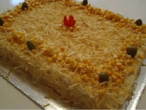 bolo salgado com purê de batata, prontinho.