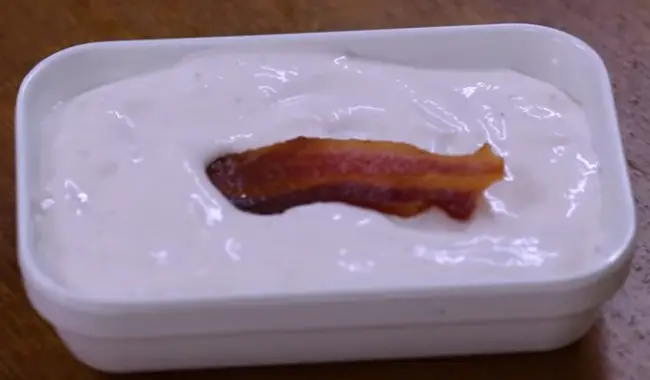 Maionese de Bacon para Hambúrguer 4 Maionese de bacon para hamburguer é leve e deliciosa