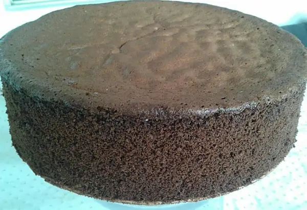 Pão de Ló de Chocolate com Leite Condensado 4 pão de ló de chocolate com leite condensado