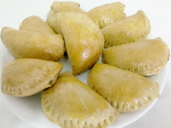 pastel assado com creme de leite