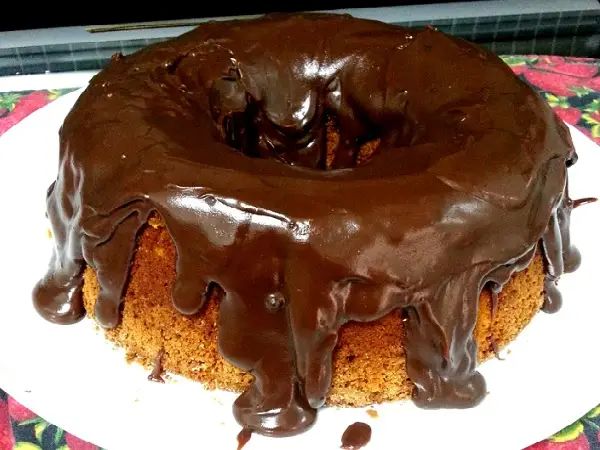 Bolo de Cenoura com Cobertura de Chocolate Alpino 3 bolo de cenoura com cobertura de chocolate alpino