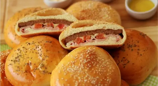 Hamburgão assado com hambúrguer caseiro um lanche delicioso pra família ou pra vender 2 Hamburgão assado